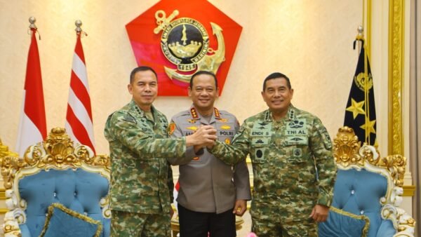 Kapolda Metro Jaya dan Pangdam Jaya Kunjungi Pangkormar, Perkuat Sinergi TNI-Polri