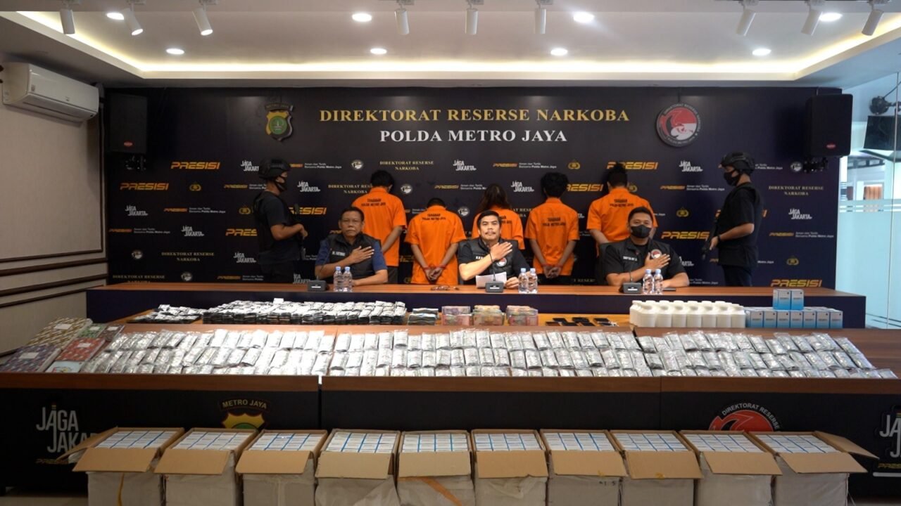 Polda Metro Jaya Bongkar Sindikat Pengedar 575.200 Butir Obat Keras Daftar G di Jakarta Pusat