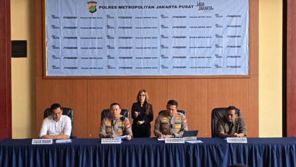 Kapolres Metro Jakarta Pusat Kombes Pol Reynold E.P. Hutagalung dalam rilis perkara Percetakan Mau Print di Polres Metro Jakarta Pusat, Jumat, 26 Juni 2026.