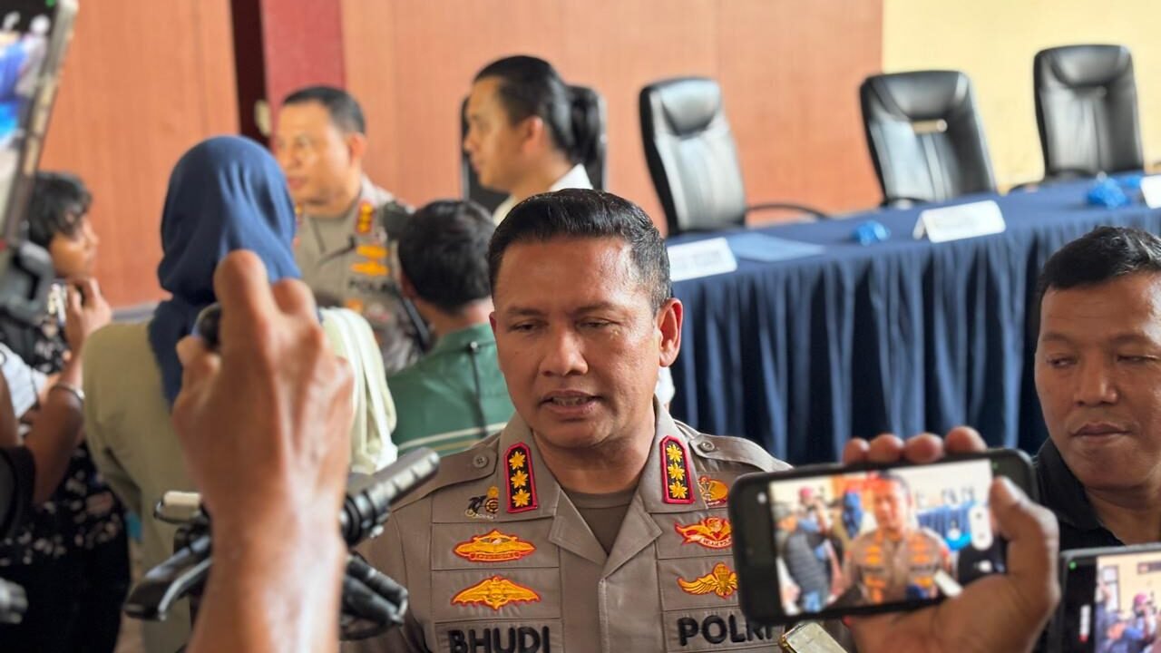 Kabidhumas Polda Metro Jaya Kombes Pol Budi Hermanto dalam rilis perkara Percetakan Mau Print di Polres Metro Jakarta Pusat, Jumat, 26 Juni 2026.