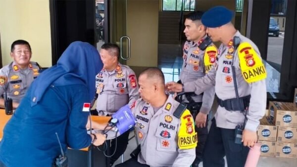 Jelang Pilkades Bekasi, Kesehatan Personel Pengamanan Dicek di Tambun Utara