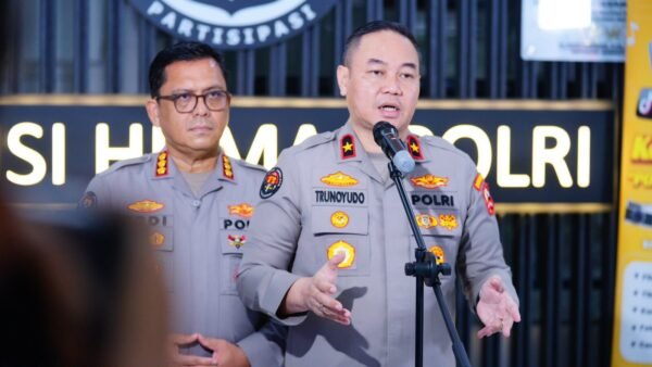 Polri Bergerak Cepat Tangani Dampak Galodo di Kabupaten Solok, Buka Akses hingga Lakukan Trauma Healing