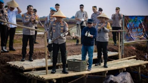 Dukung Rantai Pasok SPPG, Polda Metro Jaya Panen Raya di Muara Gembong